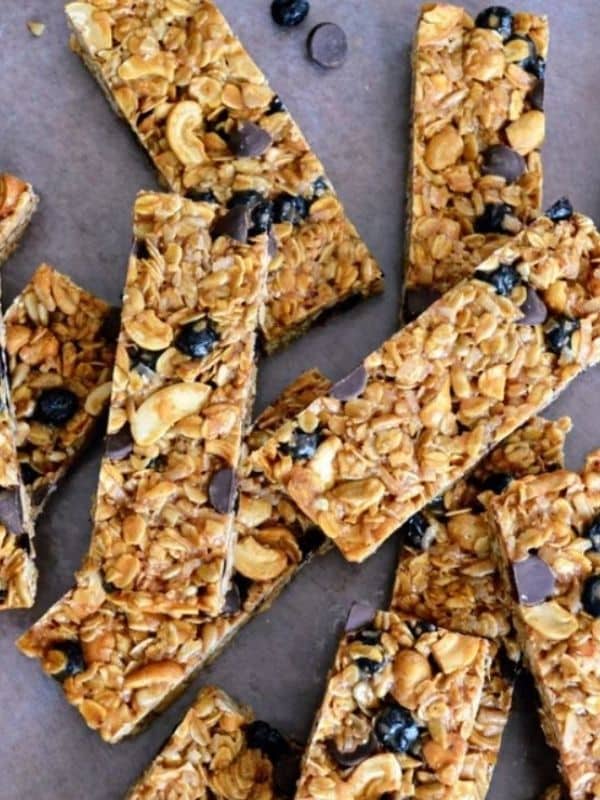 Chewy Cashew, Coconut, Blueberry Granola Bars
