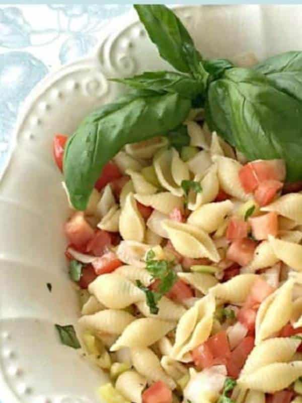 Easy Fresh Tomato Pasta Salad