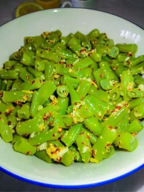 Easy Mustard Green Beans with Garlic and Lemon