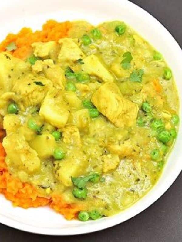 Yellow Chicken Curry with Potatoes and Peas
