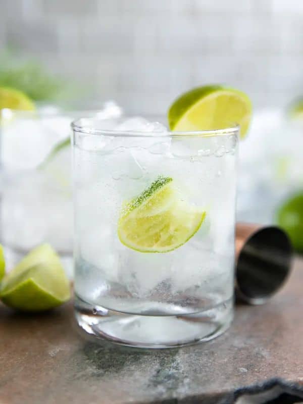 How to Make a Gin and Tonic