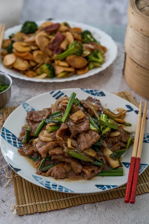 Chinese Recipes With Beef Quick & Tasty Stir-Fried Beef with Ginger and Green Onion