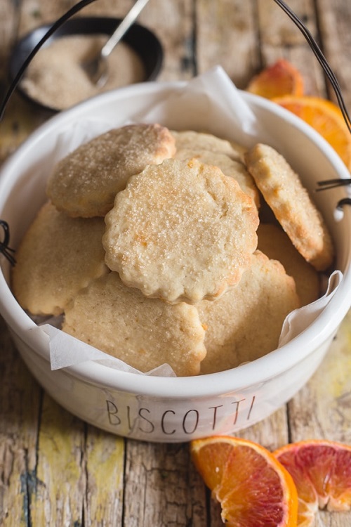 Small round biscuits