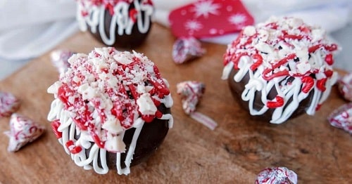 Peppermint Hot Cocoa Bombs (with video)