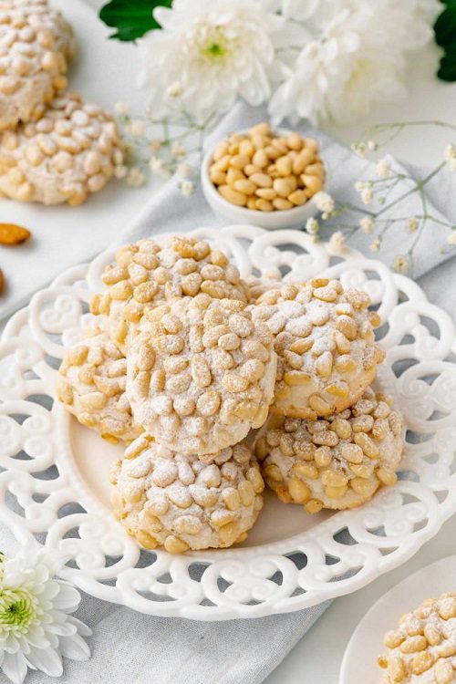 Pignoli Cookies – With or Without Almond Paste!