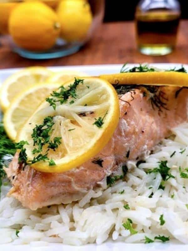 Easy And Healthy Oven Baked Salmon With Lemon And Dill