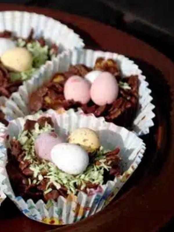 Easy Chocolate Easter Nest that Kids will love to make!