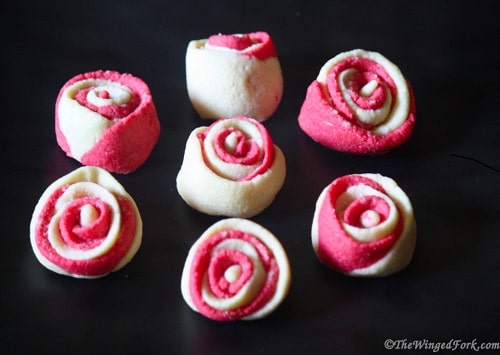 Easy Valentine’s Day Rose Cookies