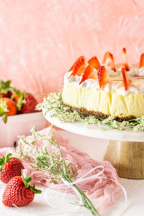Fresh Strawberry-Ginger Cheesecake With Gingersnap Crust