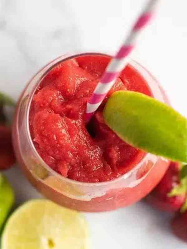 Frozen Strawberry Lime Daiquiri Cocktail