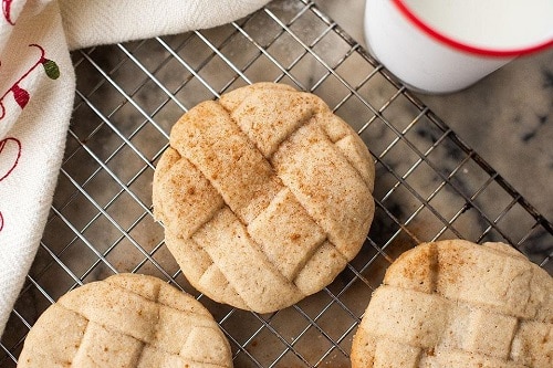 Holiday Cinnamon Lattice Cookies