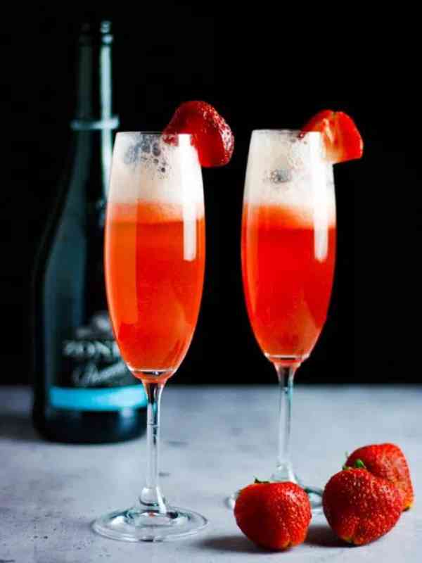 Strawberry Bellini With Prosecco
