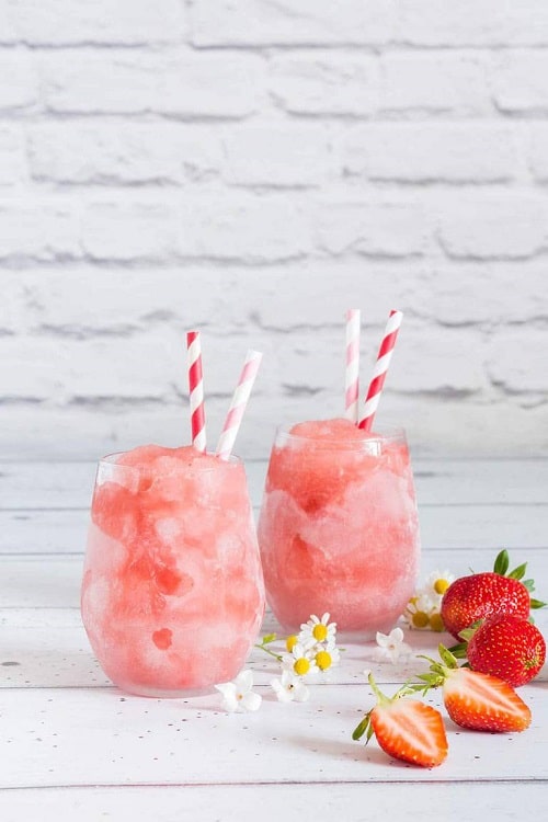Strawberry Frosé (Frozen Rosé )