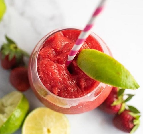 The BEST Frozen Strawberry Lime Daiquiri Cocktail