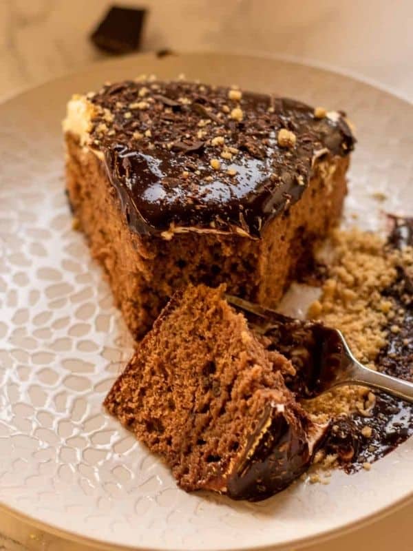 Moist Chocolate Cream Cake
