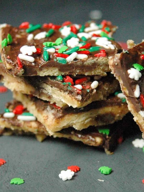 Quick and Easy Crack Toffee Recipe with Saltine Crackers